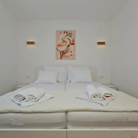 Luka's Legacy Апартаменты