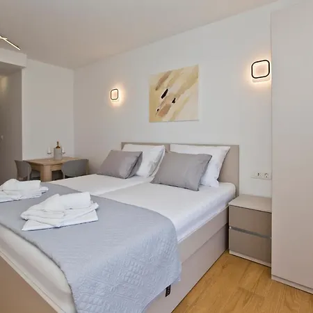 Luka's Legacy * Хвар