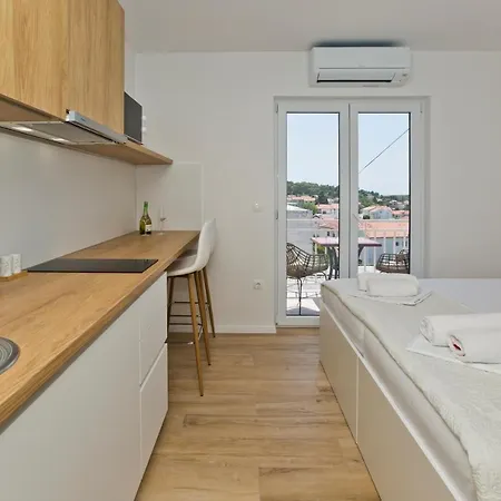 Luka's Legacy Хвар