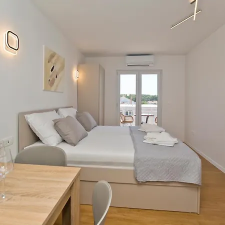 Luka's Legacy Апартаменты Хвар