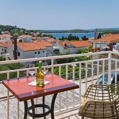 Luka's Legacy Апартаменты Хвар