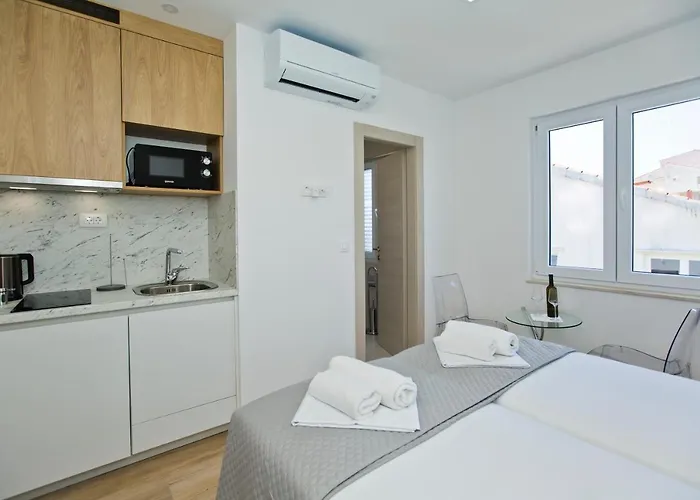 아파트 Luka's Legacy